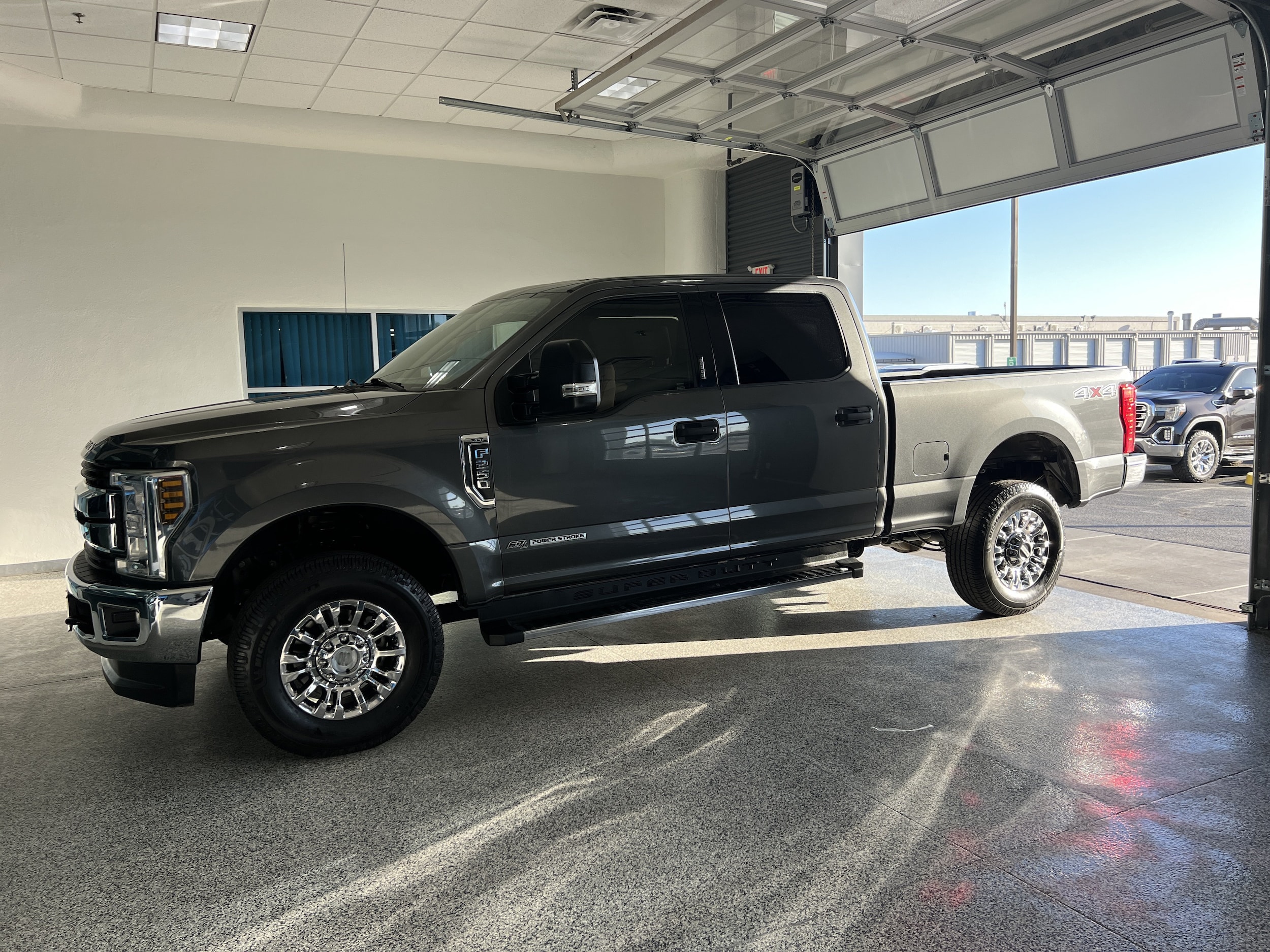 2018 Ford F-250 XLT 4x4 Crew Cab 6-3/4' Box's photo