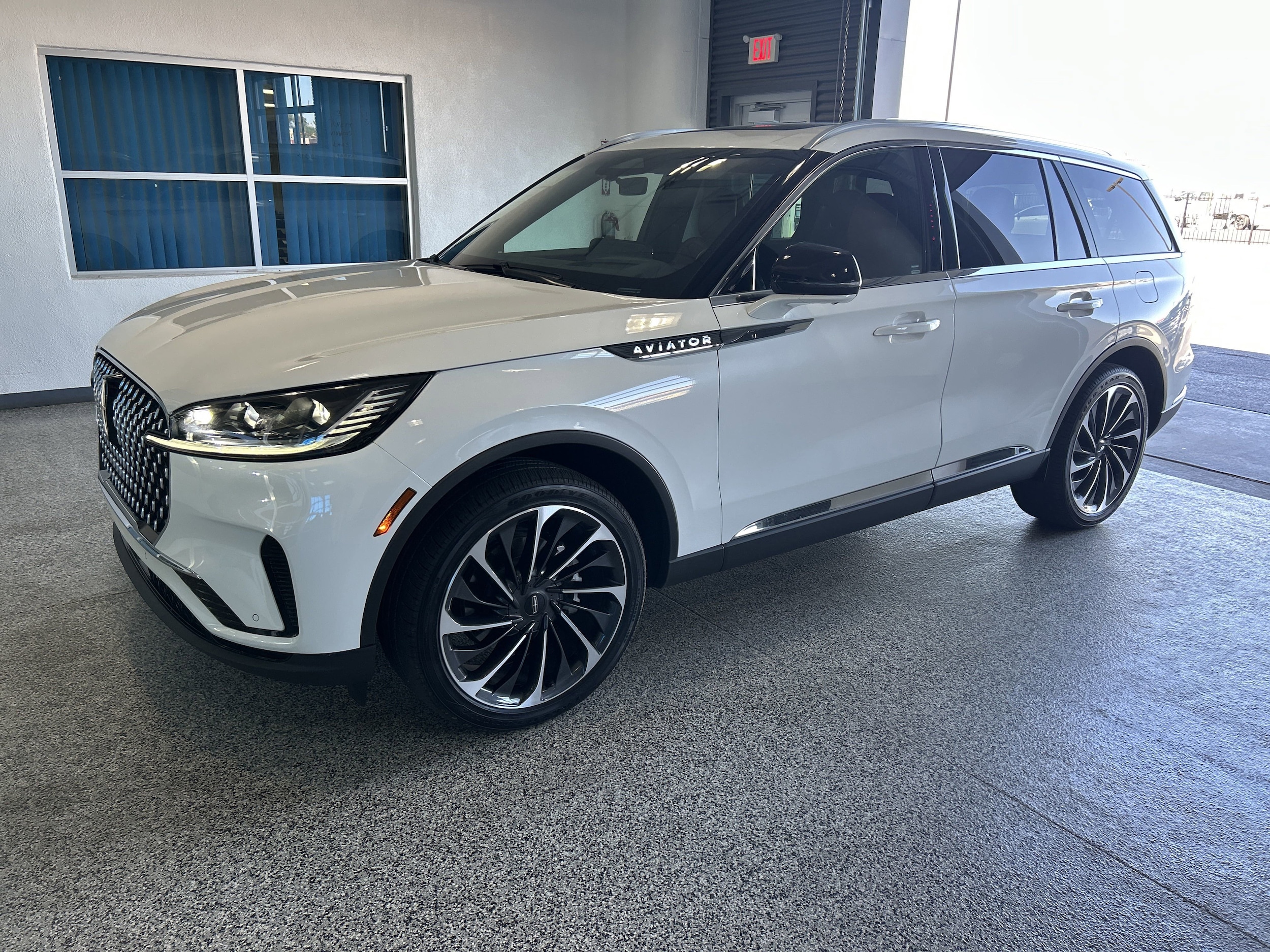 2025 Lincoln Aviator Reserve's photo