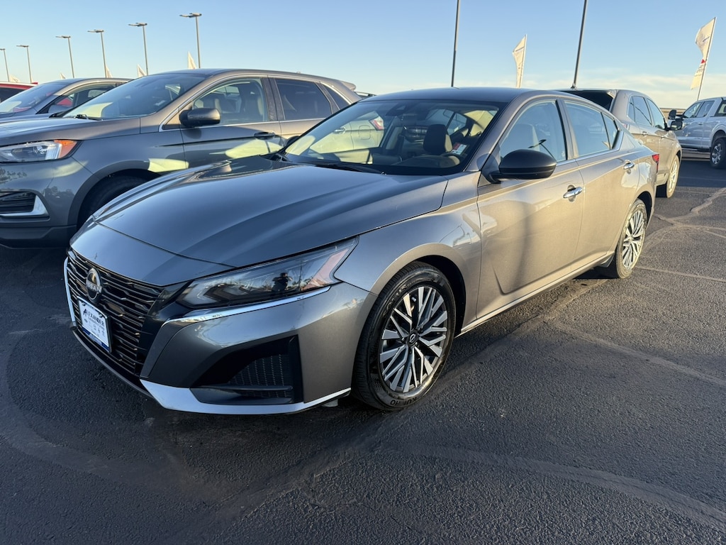 Used 2024 Nissan Altima 2.5 SV Sedan