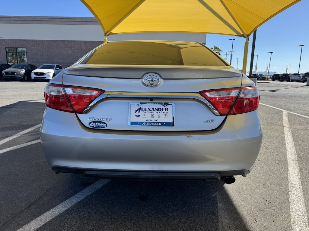 Used 2017 Toyota Camry SE Sedan