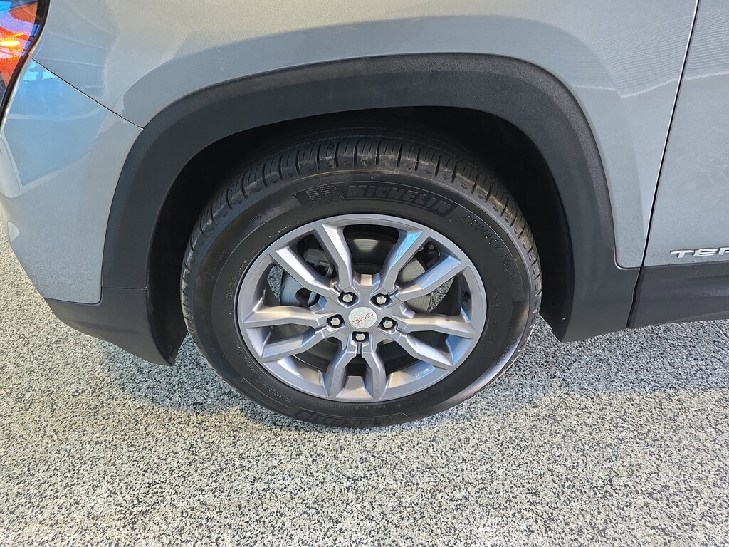 Certified 2023 GMC Terrain SLT FWD SLT