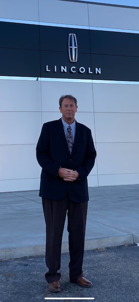 Staff member Everett Dawson from eb928515ae53