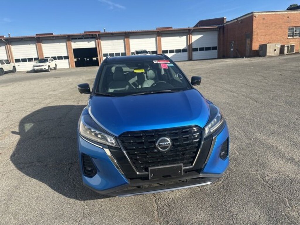 Used 2021 Nissan Kicks SR SUV