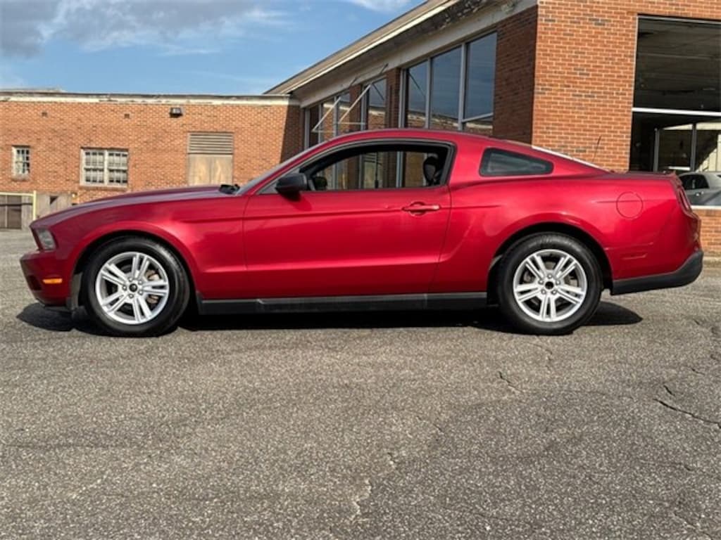 Used 2010 Ford Mustang  Coupe