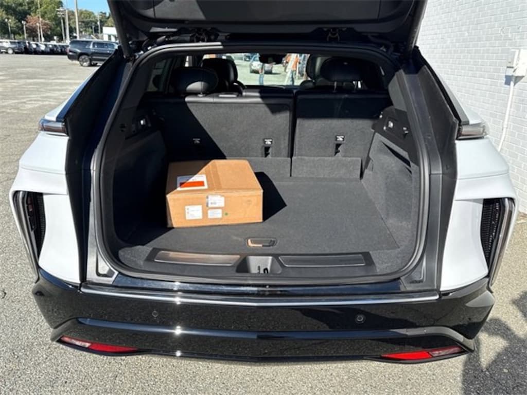 New 2026 CADILLAC LYRIQ Premium Luxury SUV