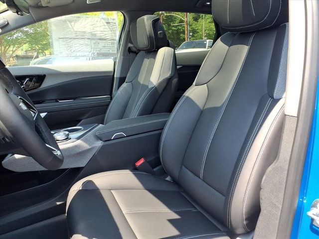 2026 Cadillac OPTIQ Luxury - Photo 7