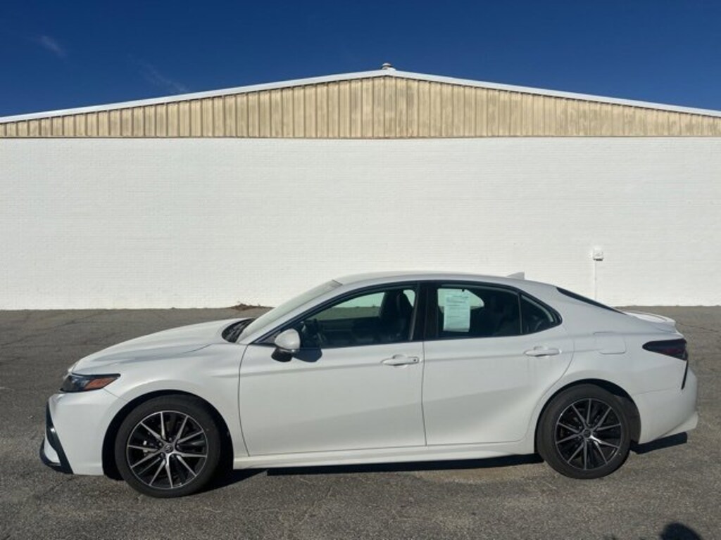 Used 2023 Toyota Camry SE Sedan