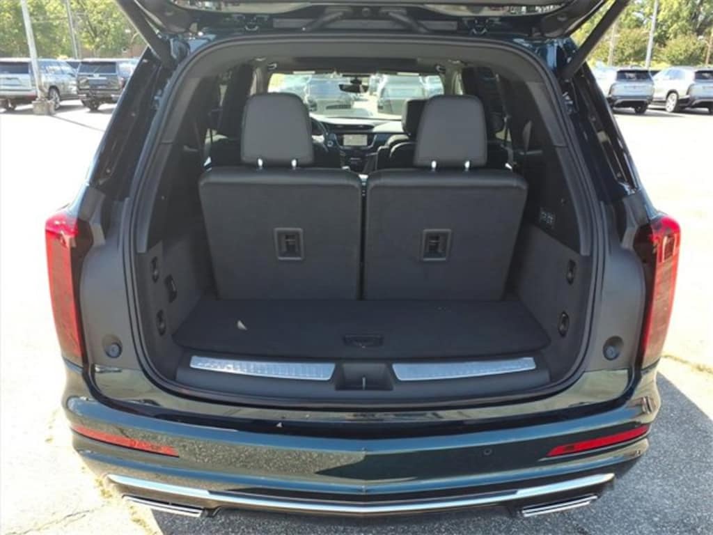 New 2025 CADILLAC XT6 Premium Luxury SUV