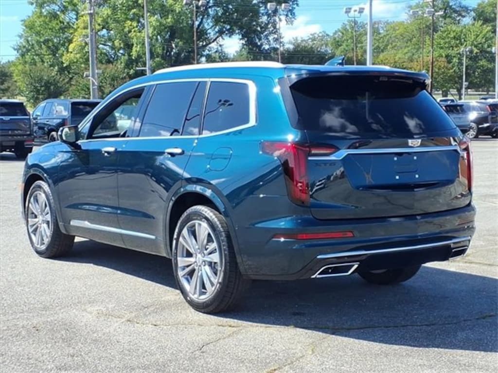 New 2025 CADILLAC XT6 Premium Luxury SUV