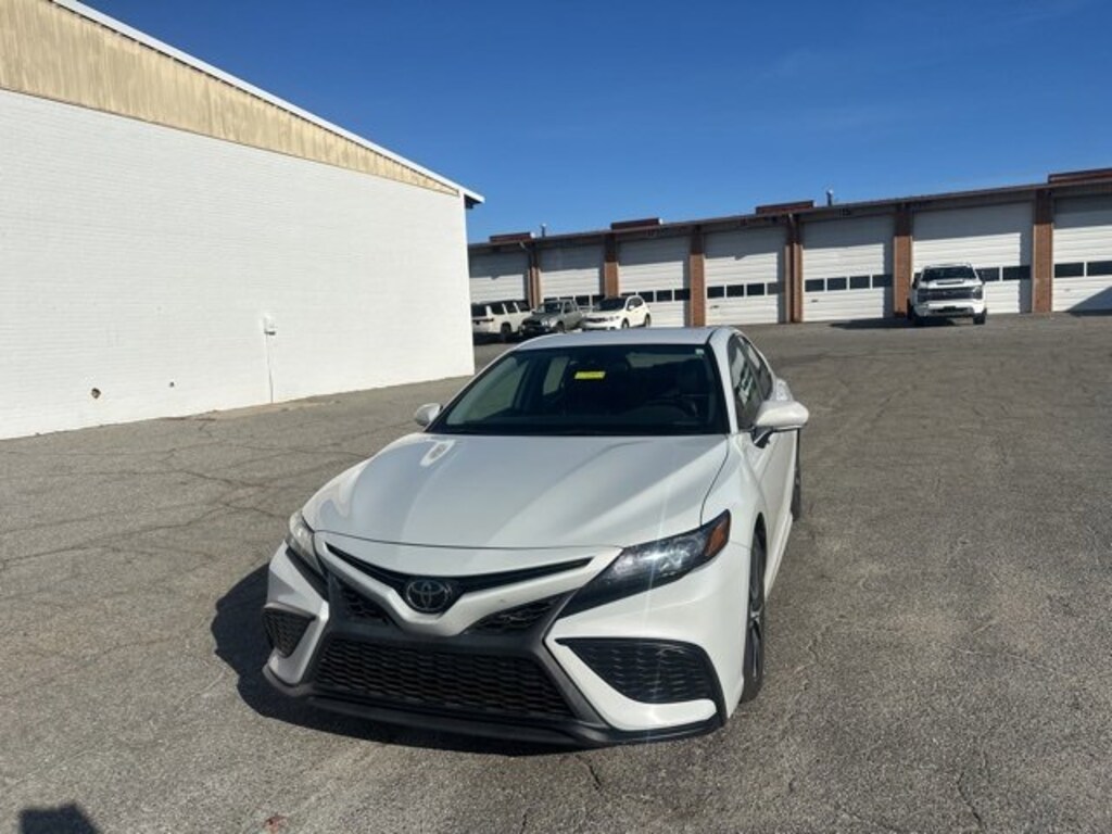 Used 2023 Toyota Camry SE Sedan