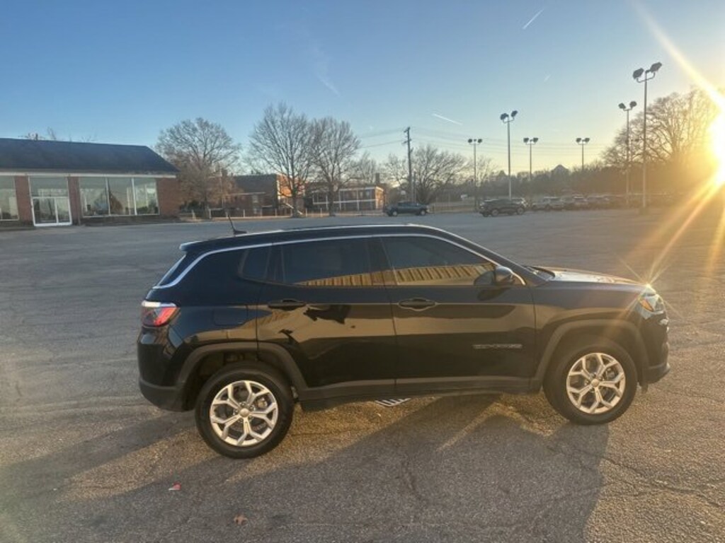 Used 2024 Jeep Compass Sport SUV