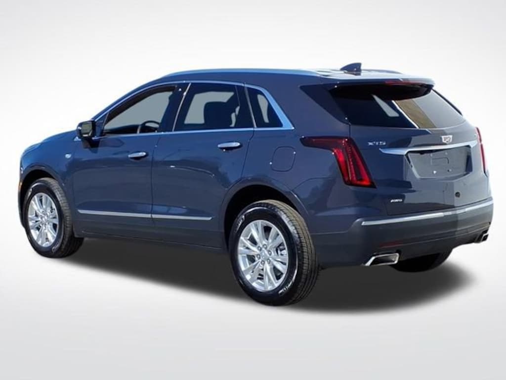 New 2025 CADILLAC XT5 Luxury SUV