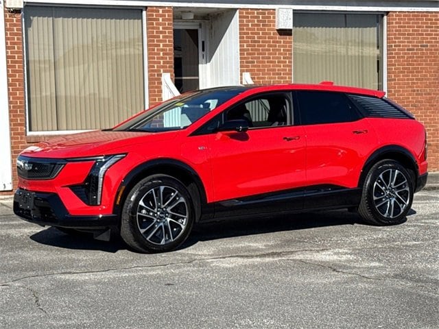 2025 Cadillac OPTIQ Sport 1's photo