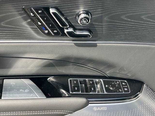 2025 Cadillac LYRIQ Luxury 3 - Photo 10