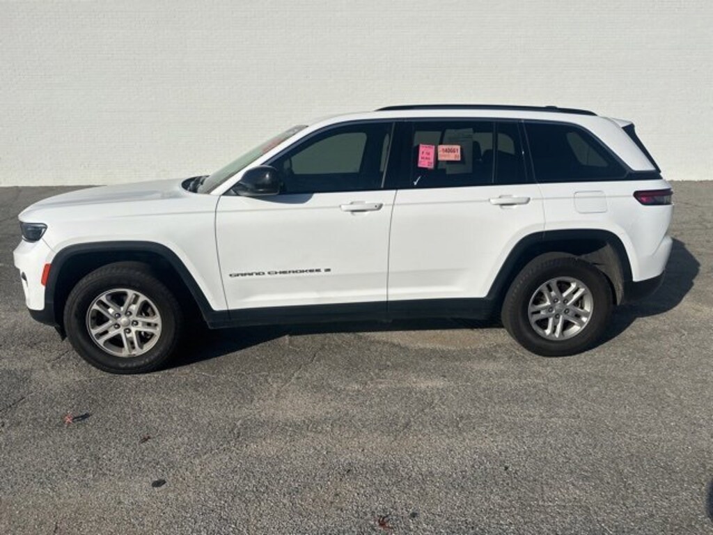 Used 2024 Jeep Grand Cherokee Laredo SUV
