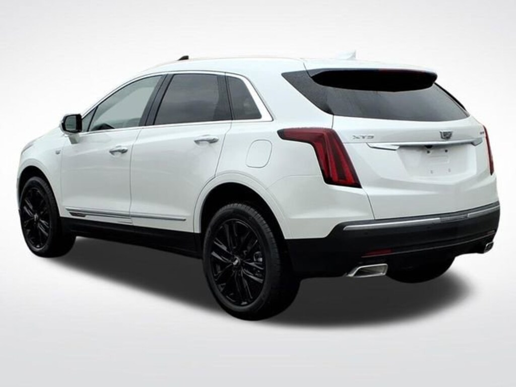 New 2026 CADILLAC XT5 Luxury SUV
