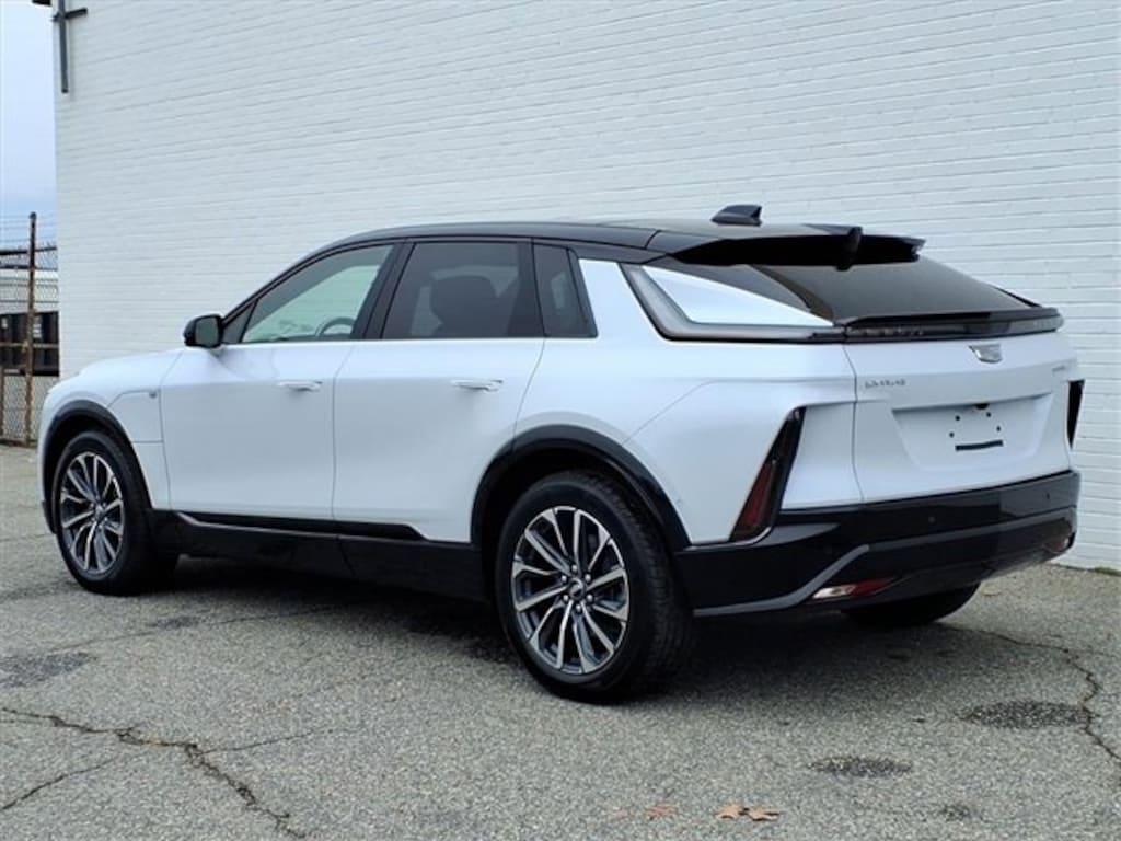 New 2026 CADILLAC LYRIQ Sport SUV