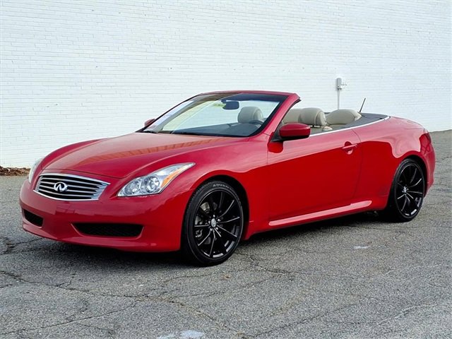 2010 INFINITI G Convertible's photo