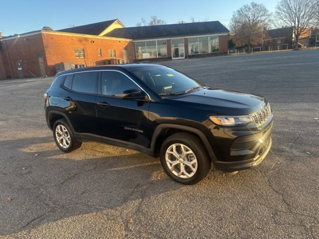 Used 2024 Jeep Compass Sport SUV