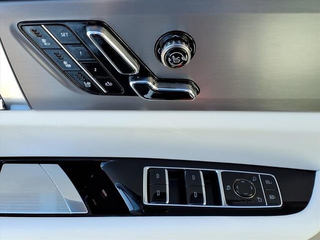 2026 Cadillac VISTIQ Luxury - Photo 10