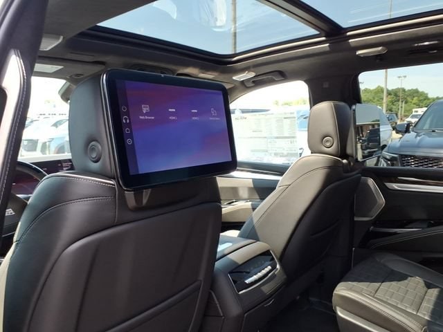 2026 Cadillac Escalade Platinum Sport - Photo 8