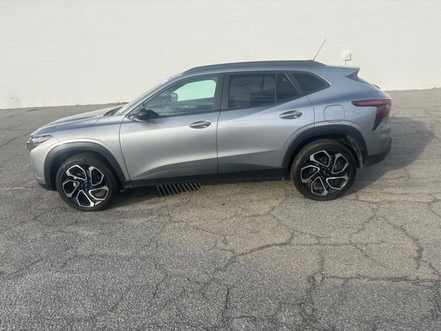 2024 Chevrolet Trax RS's photo