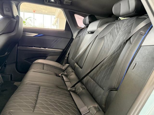 2026 Cadillac OPTIQ V-Series - Photo 6
