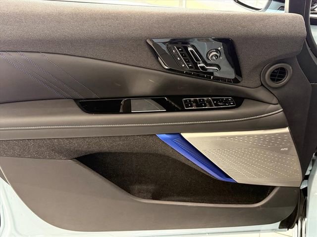 2026 Cadillac OPTIQ V-Series - Photo 10