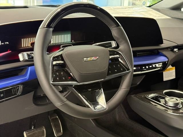 2026 Cadillac OPTIQ V-Series - Photo 7