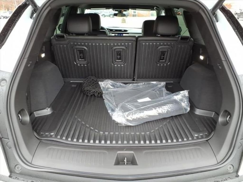 New 2026 CADILLAC XT5 Luxury SUV