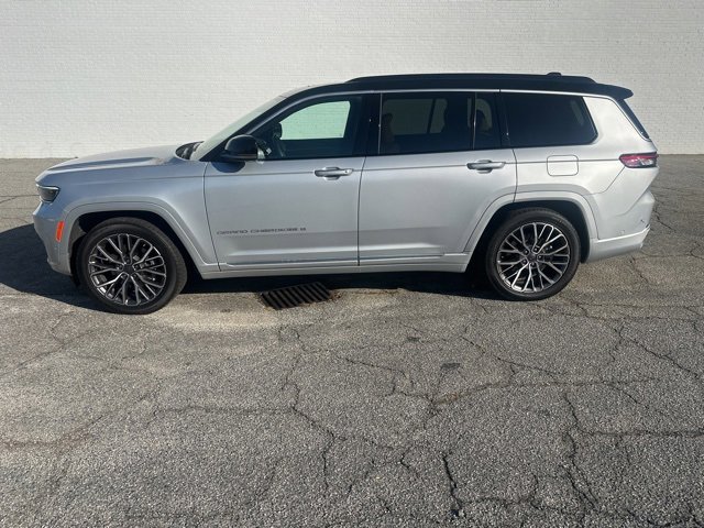 2024 Jeep Grand Cherokee L Summit Reserve's photo