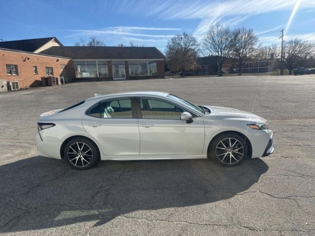 Used 2023 Toyota Camry SE Sedan