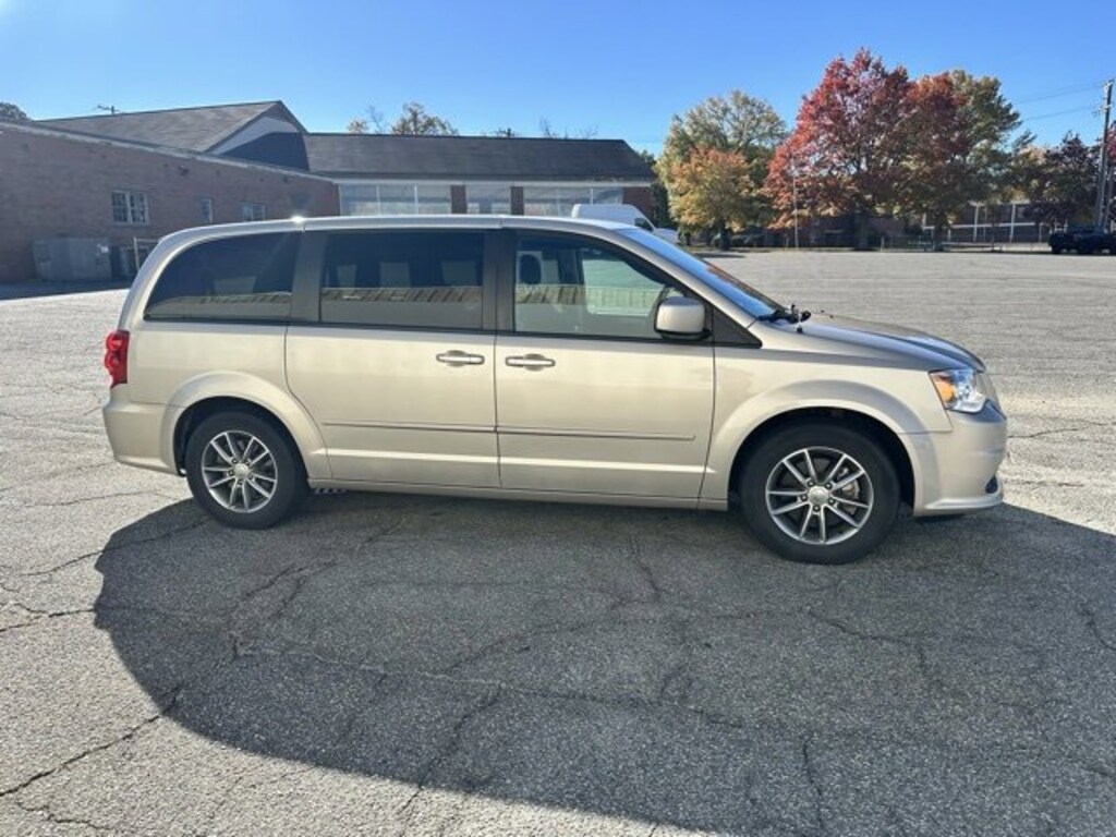 Used 2015 Dodge Grand Caravan AVP/SE Van