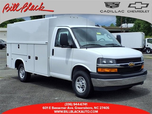 2025 Chevrolet Express Cutaway Base's photo