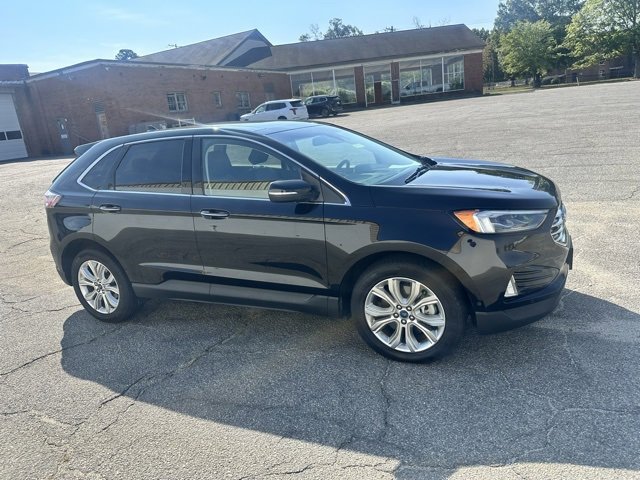 2020 Ford Edge Titanium photo 4