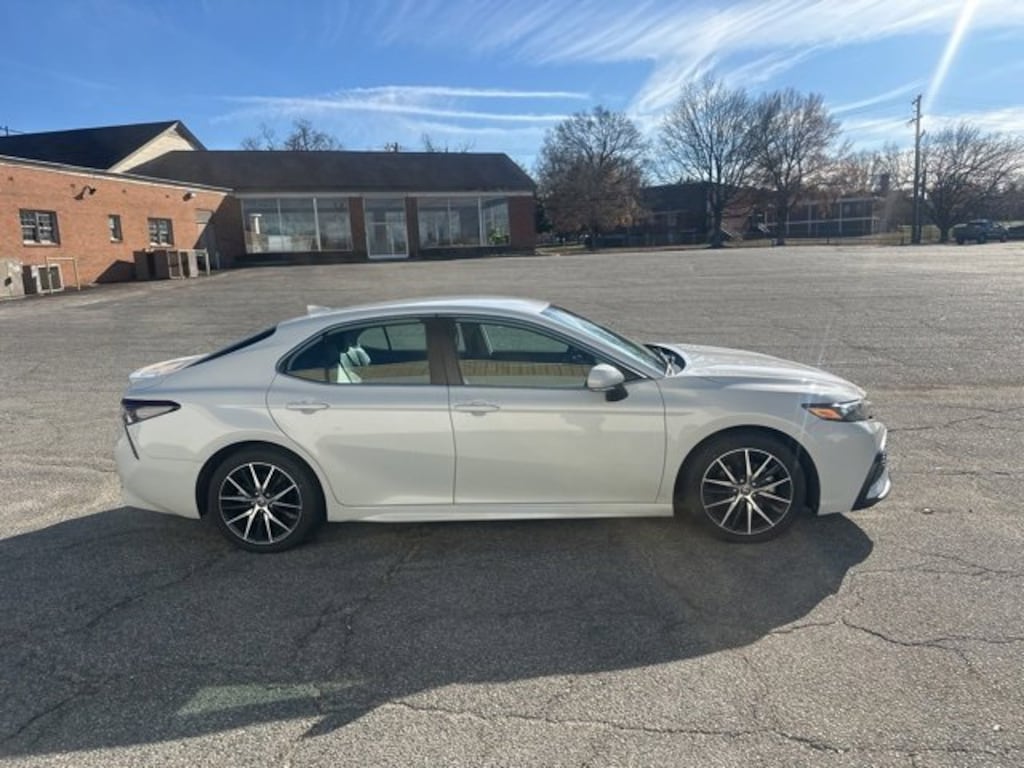 Used 2023 Toyota Camry SE