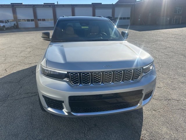 2024 Jeep Grand Cherokee L Summit Reserve photo 3