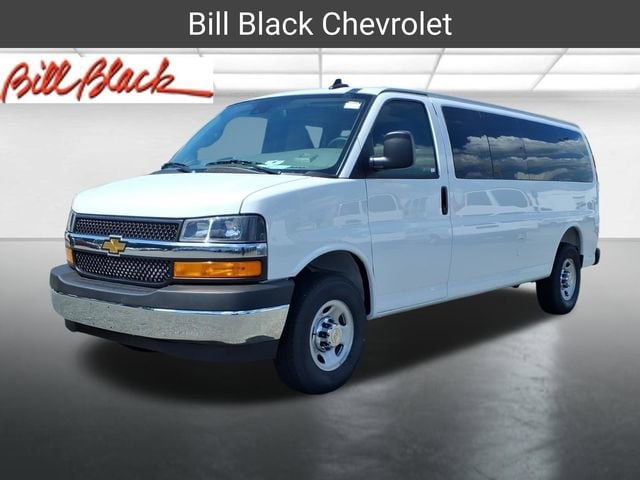 2026 Chevrolet Express 3500 LT Extended's photo