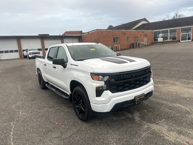 2023 Chevrolet Silverado 1500 Custom photo 3