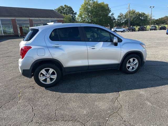 2020 Chevrolet Trax LS photo 4