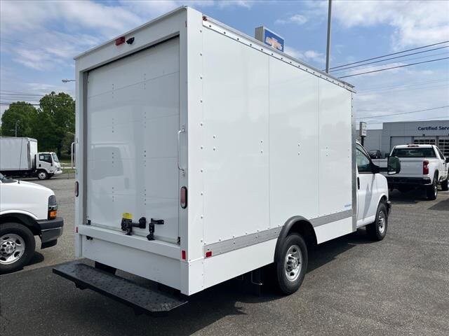 2025 Chevrolet Express Cutaway 3500 photo 3