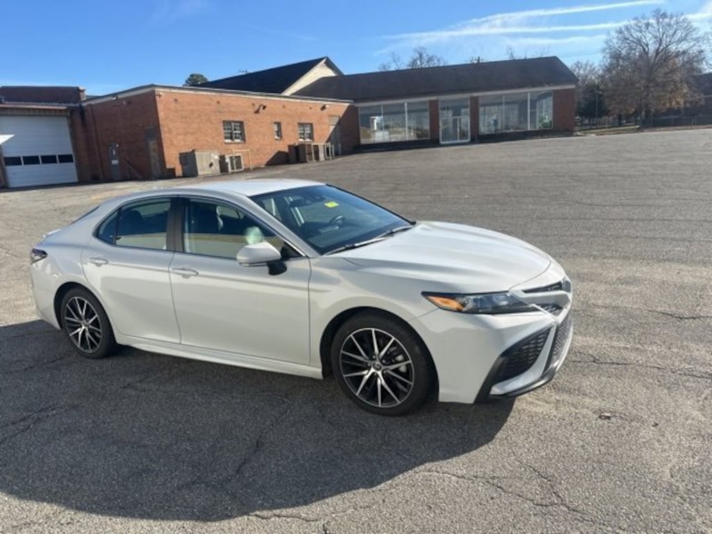 Used 2023 Toyota Camry SE