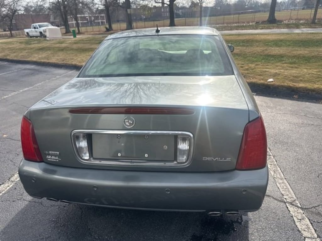 Used 2005 CADILLAC Deville Car