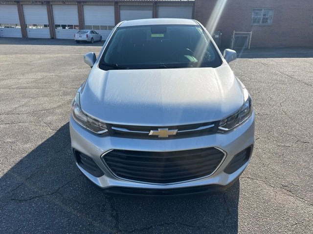 2020 Chevrolet Trax LS photo 3