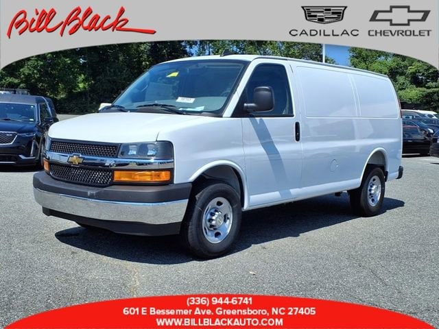 2025 Chevrolet Express Base's photo