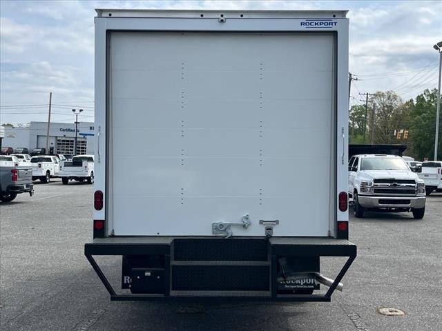 2025 Chevrolet Express Cutaway 3500 photo 4