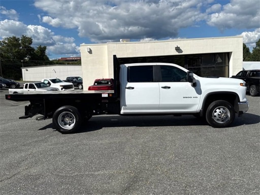New 2025 Chevrolet Silverado 3500 HD Chassis Cab Work Truck Truck
