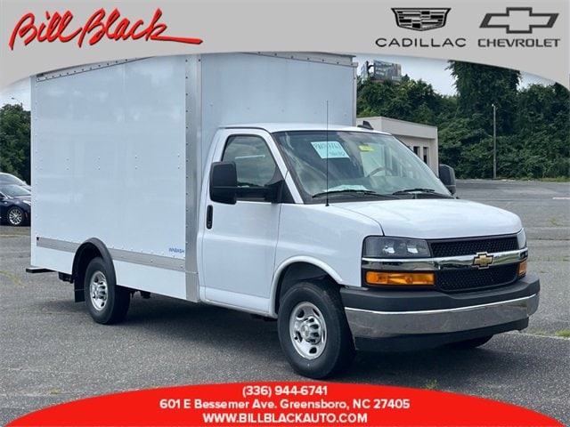 2024 Chevrolet Express Cutaway Base's photo