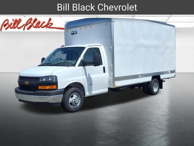 2026 Chevrolet Express Cutaway Base