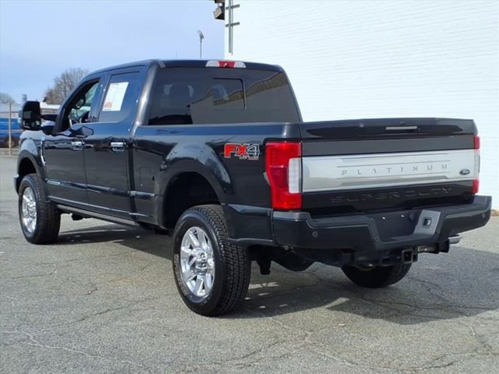 Used 2017 Ford Super Duty F-250 SRW Lariat